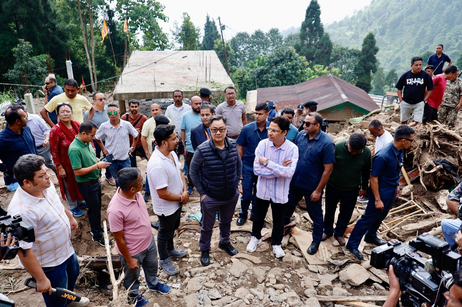भारत में कानून है, दादागिरी और गुंडाराज स्वीकार नहींः किरेन रिजिजू