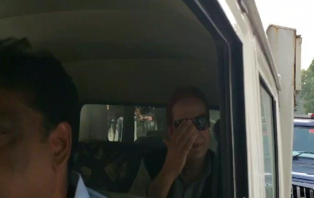 रामपुर कोर्ट में पेश हुए सपा नेता आज़म खान, गवाह को धमकाने के मामले में हुई सुनवाई