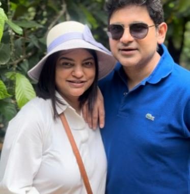मनोज मुंतशिर ने पत्नी नीलम के साथ मनाई शादी की 26वीं सालगिरह, लिखी दिल की बात 