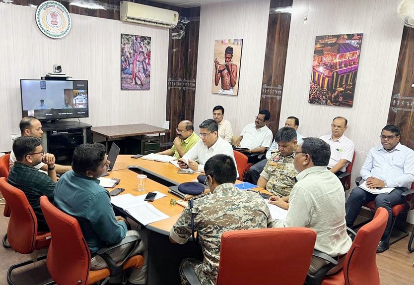 (जगदलपुर) बस्तर ओलम्पिक का सुव्यवस्थित और गरिमापूर्ण करें आयोजन - कमिश्नर