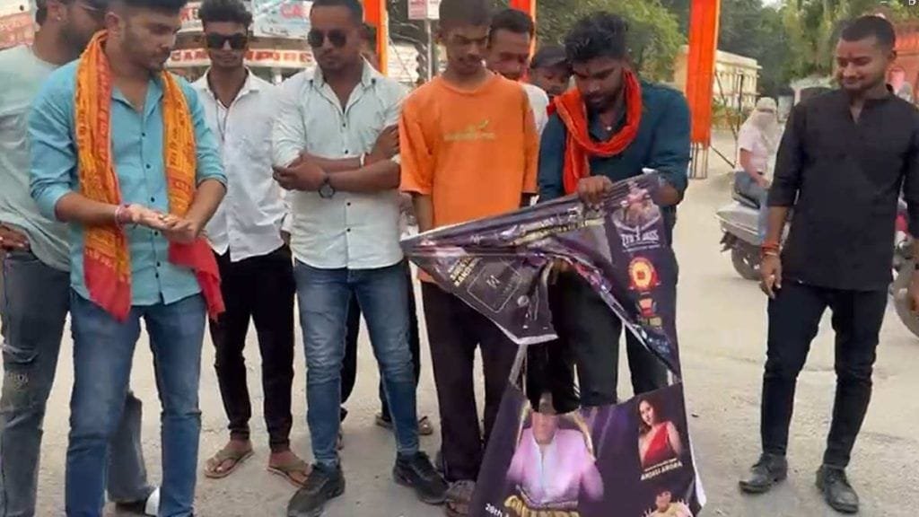 (अंबिकापुर) *अंबिकापुर में गरबा आयोजन पर विवाद: एल्विस यादव के बाद अब गोविंदा के कार्यक्रम को लेकर विरोध तेज*