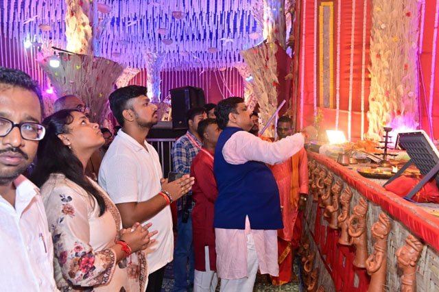 (दुर्ग) शिक्षा मंत्री गजेन्द्र यादव ने दी दुर्गा नवमी की शुभकामनायें, हवन पूजन में शामिल हुए