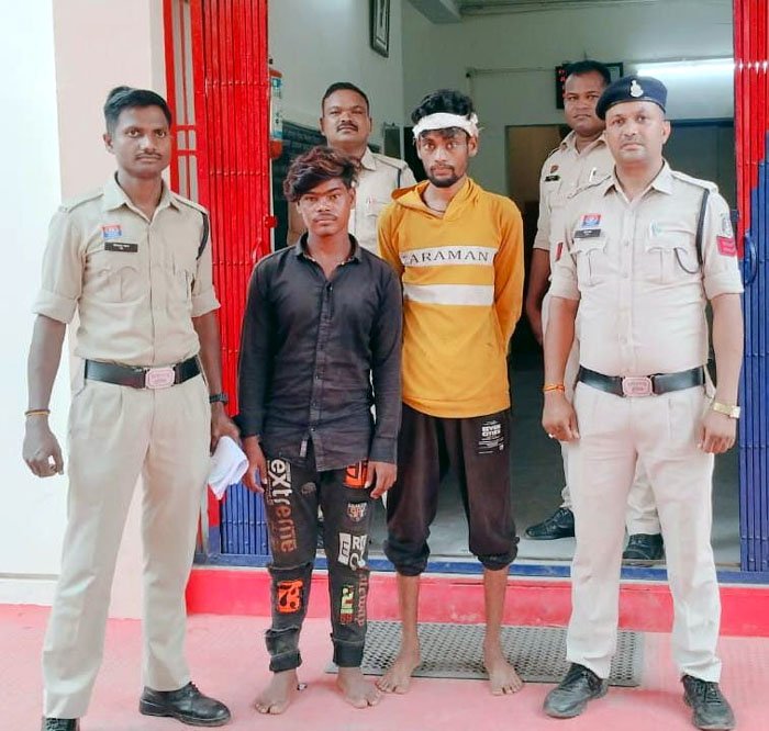(धमतरी) खेतों में लगे मोटरपंप का केबल चोरी करने वाले आरोपी पकड़ाये