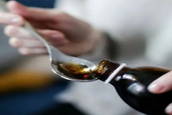 जम्मू-कश्मीर में तीन कफ सिरप ब्रांड्स पर बैन, जहरीले पदार्थ मिलने के कारण बच्चों की सुरक्षा को लेकर बढ़ाई गई सतर्कता