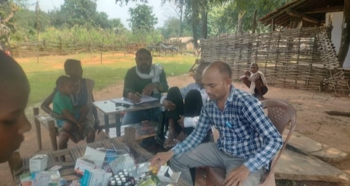 (रायपुर) स्वस्थ नारी, सशक्त परिवार अभियान:नक्सल ग्रस्त अबूझमाड़ के कोंडे ग्राम तक पहुँची स्वास्थ्य सेवाएँ