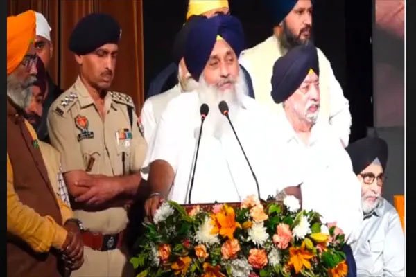 सुखबीर सिंह बादल ने सिखों को नेतृत्वविहीन करने की साजिश के खिलाफ चेतावनी दी