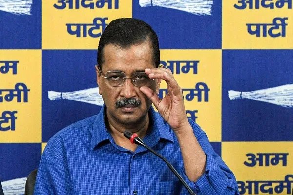 केजरीवाल के घर के अंदर नहीं मिली एंट्री, गेट से लौटी ACB की टीम