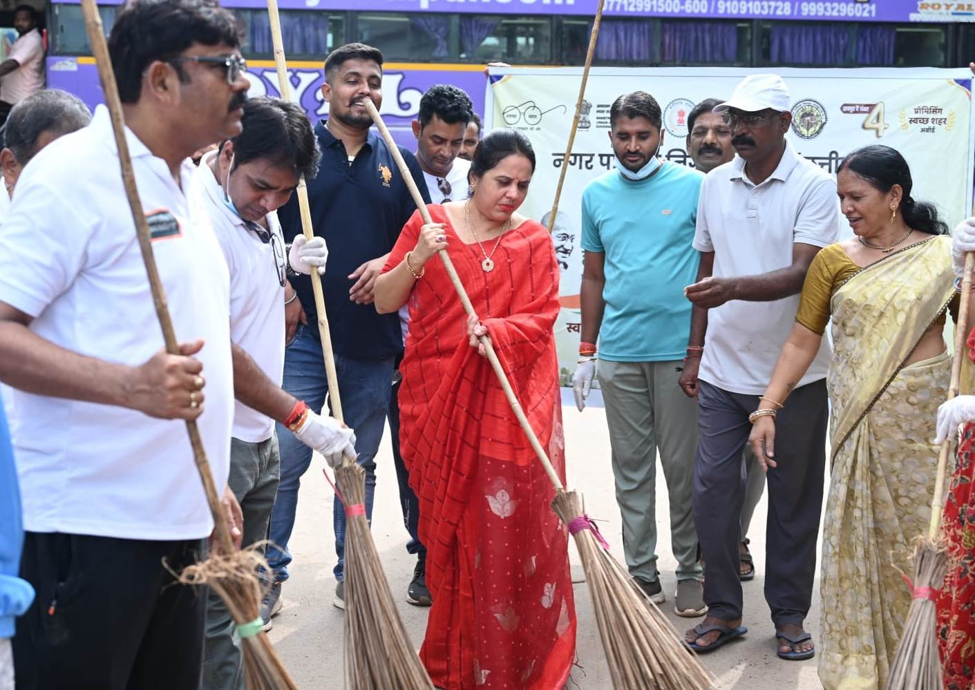 (रायपुर) महादेवघाट में स्वच्छता ही सेवा पखवाड़ा का शुभारम्भ 