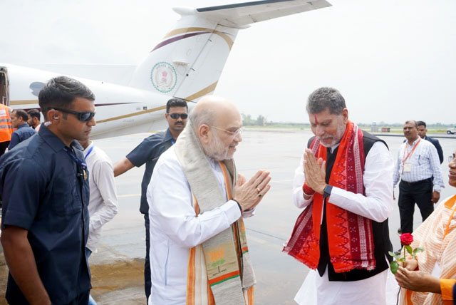 (जगदलपुर) केंद्रीय गृह मंत्री अमित शाह पहुंचे जगदलपुर, एयरपोर्ट में हुआ भव्य स्वागत