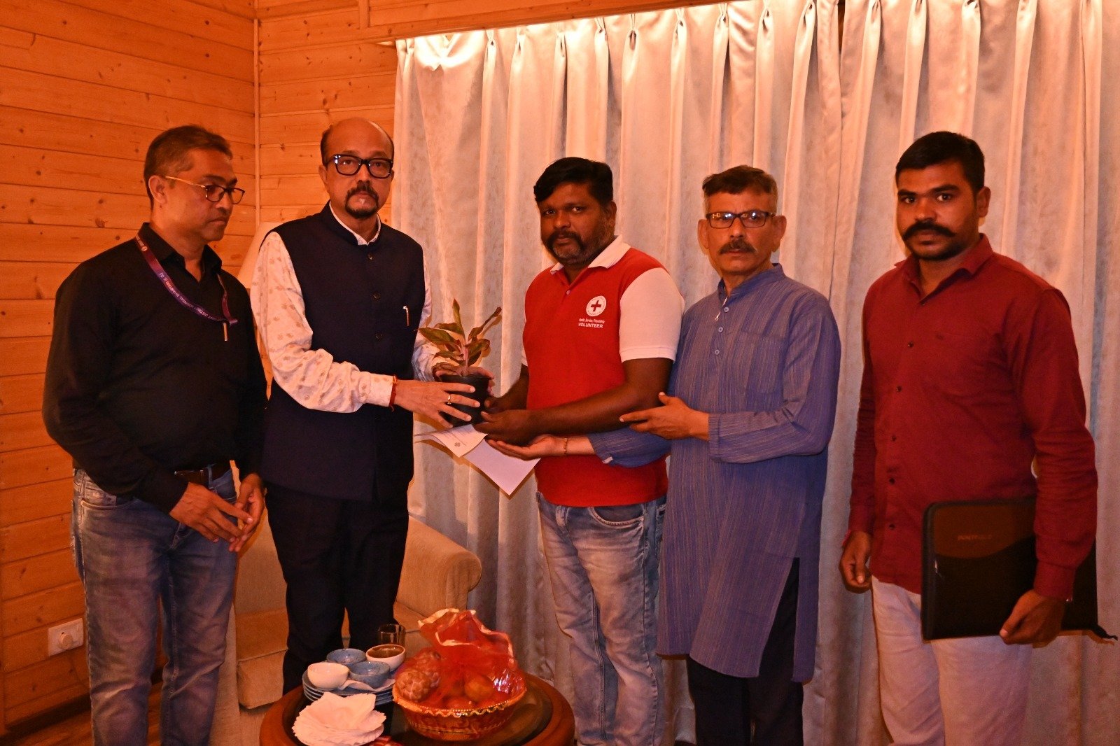 (धमतरी) राज्यपाल  रमेन डेका निजी प्रवास पर धमतरी आए,