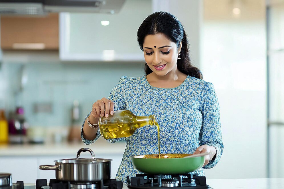 अगर आप भी कर रहे हैं खाने में सूरजमुखी तेल का इस्तेमाल तो रुकिए! दिल की बीमारी से लेकर हाई ब्लड प्रेशर का बन सकता है कारण