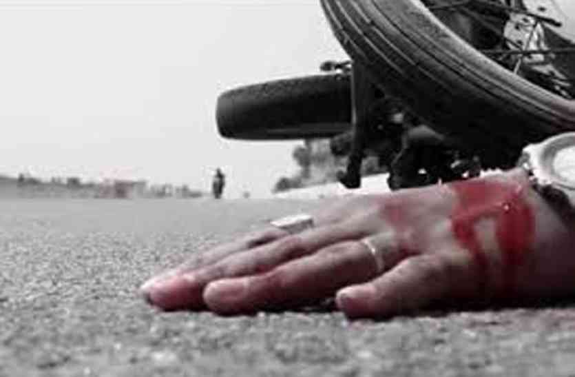 (रायपुर) ट्रक की टक्कर से बाइक सवार युवक की मौत