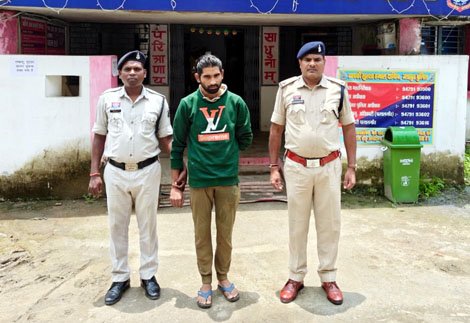 (जशपुर) चाईल्ड पोर्नाेग्राफी के मामले में आरोपी रायपुर से गिरफ्तार 
