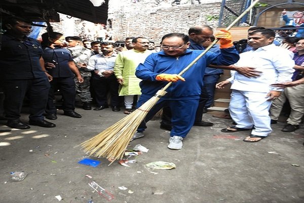 स्वच्छता अभियान : गृह मंत्री अमित शाह ने अहमदाबाद, भाजपा अध्यक्ष जेपी नड्डा ने दिल्ली में किया श्रमदान