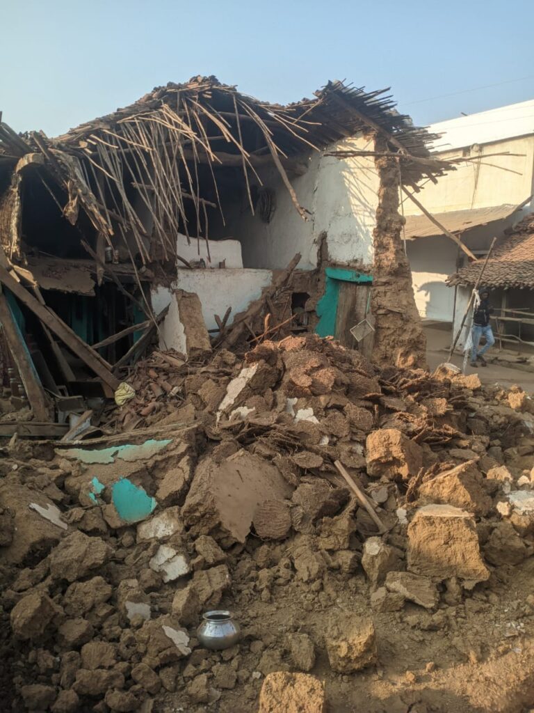 (दुर्ग) धमधा में मिट्टी की दीवार ढहने से दो मजदूरों की दर्दनाक मौत