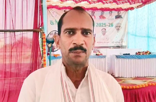 (रायगढ़) किसान की जुबानी सरकार की पारदर्शी, संवेदनशील और स्पष्ट धान खरीदी नीति से किसानों के जीवन में आया सकारात्मक बदलाव