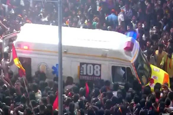 करूर भगदड़ मामला : मद्रास हाईकोर्ट ने फैसला सुरक्षित रखा, टीवीके नेता की मुश्किलें बरकरार