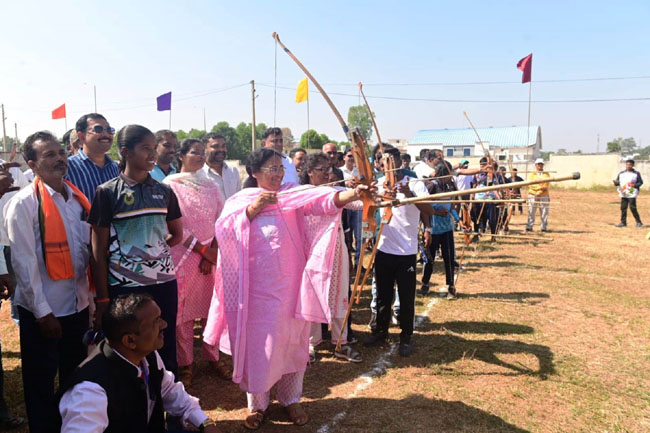 (कोंडागांव) विधायक उसेंडी के मुख्य आतिथ्य में बस्तर ओलंपिक का भव्य शुभारंभ खेलों से बदल रहा है बस्तर का चेहरा