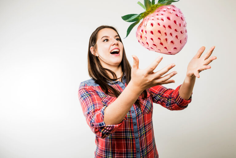 स्ट्रॉबेरी की तरह दिखने वाली पाइनबेरी खाने से मिल सकते हैं ये फायदे