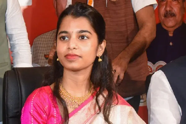 मैथिली ठाकुर ने वीडियो पोस्ट कर दी राम-सीता विवाह पंचमी की शुभकामनाएं