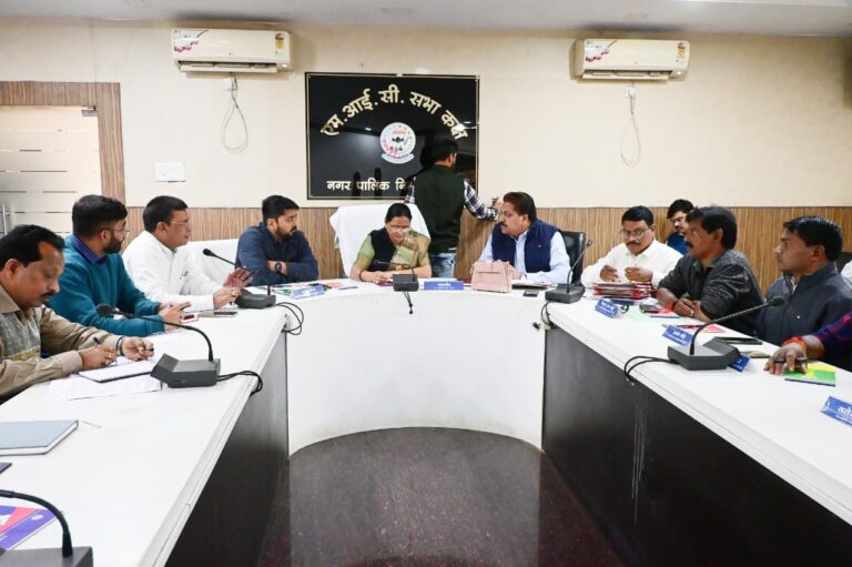 (कोरबा) नगर के विकास व नागरिक सुविधाओं की बेहतरी से जुड़े 72 करोड़ रू. के प्रस्तावों को स्वीकृत दी एमआईसी ने