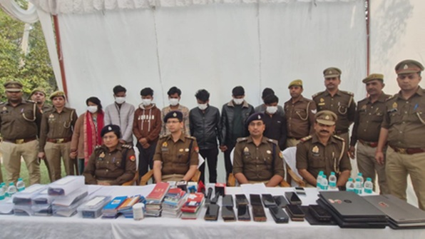 (नोएडा)ऑनलाइन बेटिंग ऐप के नाम पर करोड़ों की ठगी, महिला समेत आठ आरोपी गिरफ्तार