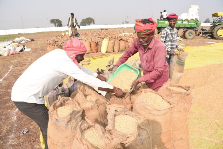 (दुर्ग) जिले के सभी 102 उर्पाजन केन्द्रों में हुई धान खरीदी