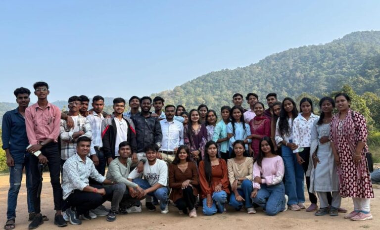 (धमतरी) शैक्षणिक भ्रमण में जाना मलाजकुंड और गडियां पहाड़ के बारे में