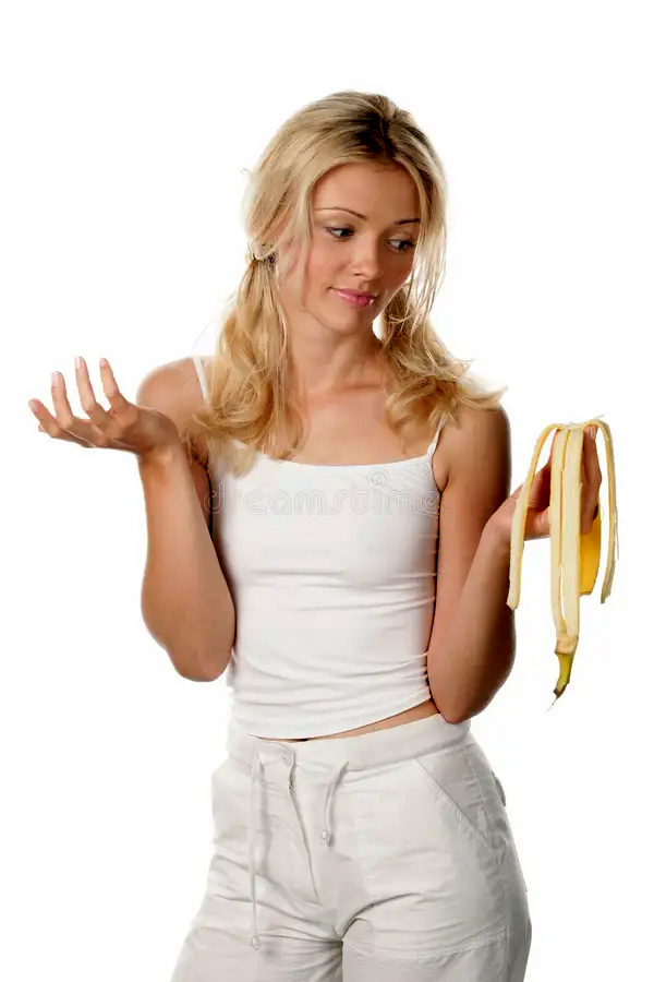 केले के छिलके फेंकने की बजाय उनका इन 5 तरीकों से करें इस्तेमाल