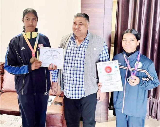 (रायपुर) मार्शल आट्र्स नेशनल प्रतियोगिता के लिए अंबिकापुर की बेटियाँ जम्मू-कश्मीर रवाना