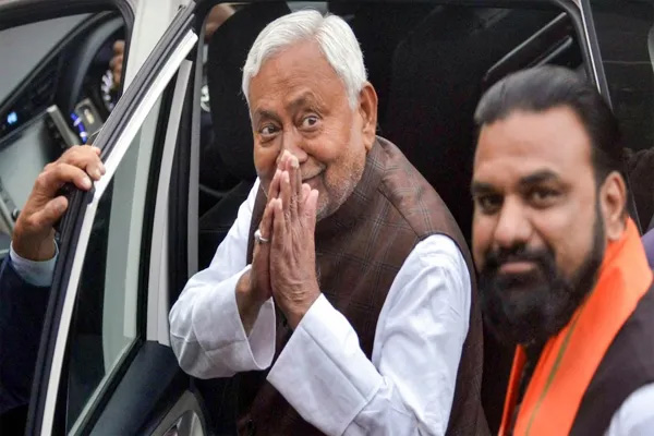 NDA विधायक दल के नेता चुने गए नीतीश, राज्यपाल को सौंपा इस्तीफा; पेश किया सरकार बनाने का दावा