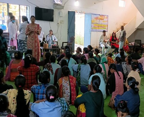 (बीजापुर) पुनर्वासितों के सशक्त भविष्य की ओर कदम — पुनर्वास केंद्र में लगा जागरूकता शिविर