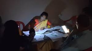 एक ‘SIR’ ऐसा भी… अंधेरा हुआ तो BLO ने टॉर्च की रोशनी में भरा फॉर्म, जिला प्रशासन ने कराई बिजली की व्यवस्था
