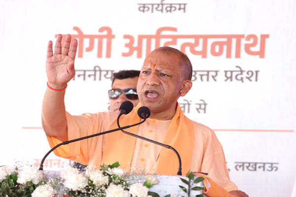 (बाराबंकी)योजनाएं हड़पने वाले ही वंदे मातरम नहीं गाते : सीएम योगी