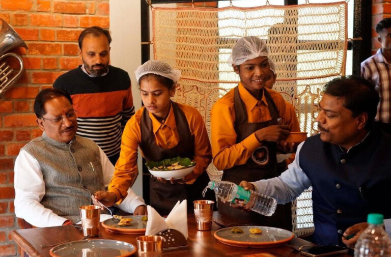 बस्तर बदला: प्रधानमंत्री और गृह मंत्री की रणनीति से आत्मसमर्पित नक्सलियों ने खोला कैफ़े