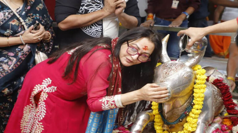 महाकालेश्वर मंदिर पहुंचीं फिल्म स्टार जयाप्रदा, बाबा महाकाल के किए दर्शन, कहा- यहां आकर आध्यात्मिक शांति का अनुभव हुआ