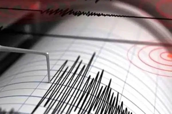 जापान में 6.7 की तीव्रता वाले भूकंप से कांपी धरती, लोगों में अफरातफरी, सुनामी का अलर्ट जारी