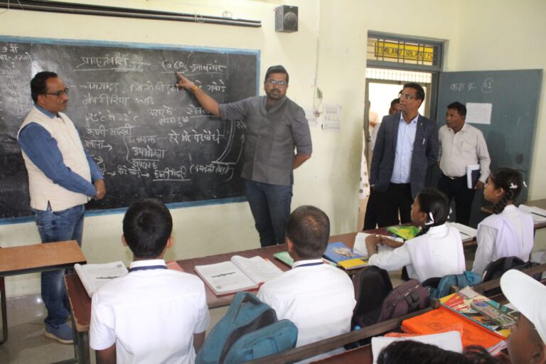 गणित का रोज अभ्यास करें, पढ़ाई में लाएं निरंतरता: प्रभारी सचिव हिमशिखर गुप्ता