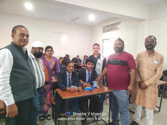 (नगरी) गुरु तेग बहादुर के 350 शहीदी शताब्दी में निबंध प्रतियोगिता आयोजित हुई