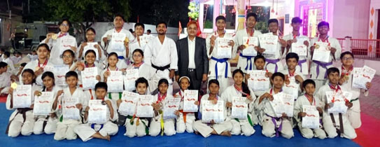 (भिलाई) परमेश्वरी भवन, प्रगति नगर रिसाली में बाल दिवस एवं सम्मान समारोह का आयोजन हर्षोल्लास से संपन्न