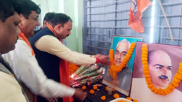 (एमसीबी/मनेंद्रगढ़/चिरमिरी/खडग़वा) खडग़वां में अटल स्मृति संगोष्ठी सम्मेलन गरिमामय वातावरण में संपन्न
