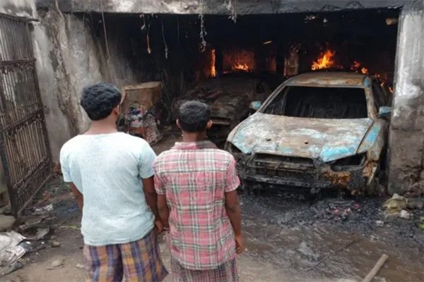 (ढाका)बांग्लादेश में हिंदुओं पर बर्बरता, नरसिंदी में 23 वर्षीय चंचल को गैराज के अंदर जिंदा जलाया