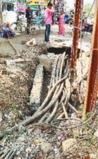 स्मार्ट शहर के स्मार्ट रोड का ये हाल…?