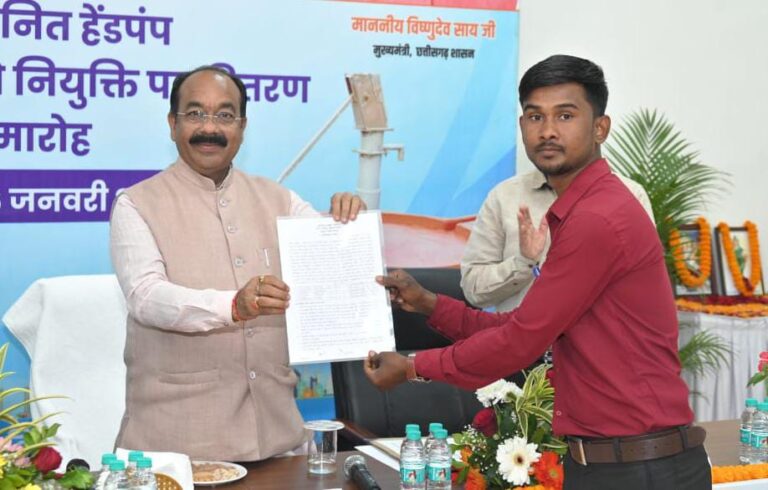 लोगों से अच्छा व्यवहार रखकर ईमानदारी से करें काम: उप मुख्यमंत्री अरुण साव