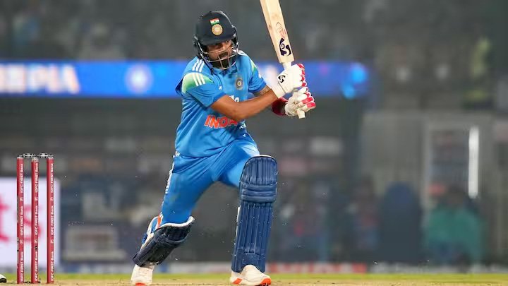 वनडे क्रिकेट में नंबर-5 पर सर्वाधिक शतक जडऩे वाले भारतीय बल्लेबाज, शीर्ष पर है यह दिग्गज