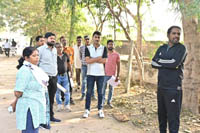 (धमतरी)राज्य शासन की स्वीकृत योजनाओं के क्रियान्वयन हेतु कलेक्टर का स्थल निरीक्षण