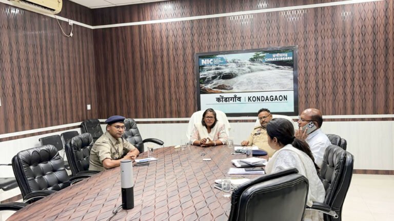 (कोण्डागांव) कलेक्टर व एसपी ने क़ानून व्यवस्था को लेकर ली संयुक्त बैठक