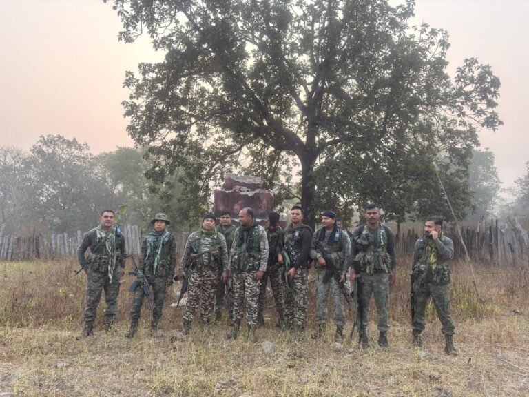 (बीजापुर) सुरक्षा बलों ने 4 नक्सल स्मारकों को किया ध्वस्त