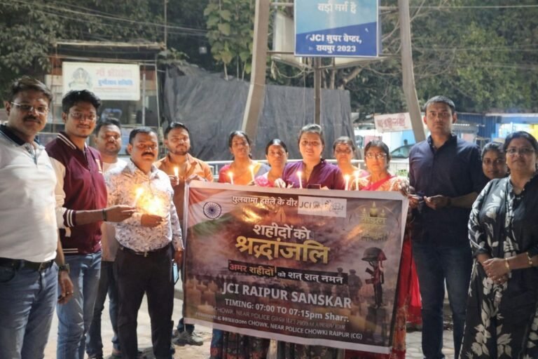 पुलवामा आतंकी हमले की 7वीं बरसी पर जेसीआई रायपुर संस्कार ने 40 शहीदों को दी श्रद्धांजलि