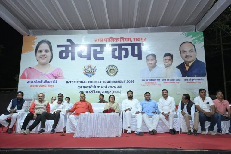 महापौर के बल्ले से हुआ मेयर कप का आगाज़, जोन 7 की जीत से टूर्नामेंट की धमाकेदार शुरुआत